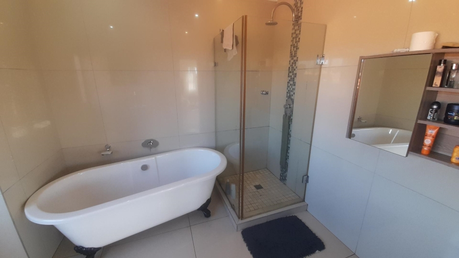 4 Bedroom Property for Sale in Birdwood Estate North West